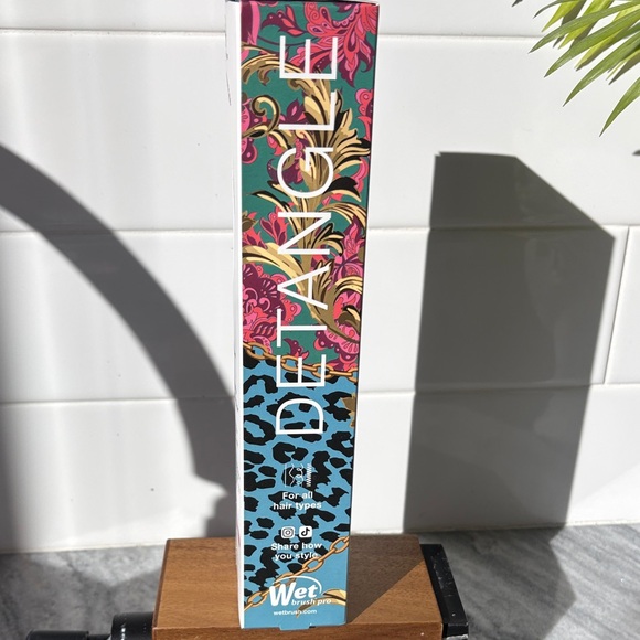 NIB Wet Brush Pro Detangler - Limited Edition Floral Blue - Picture 4 of 7